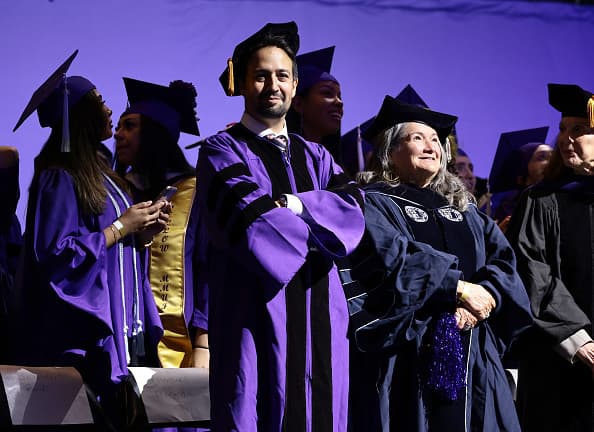 El puertorriqueño Lin-Manuel Miranda fue reconocido por el Hunter College en Nueva York en un acto realizado en el Barclays Center el martes 30 de mayo.