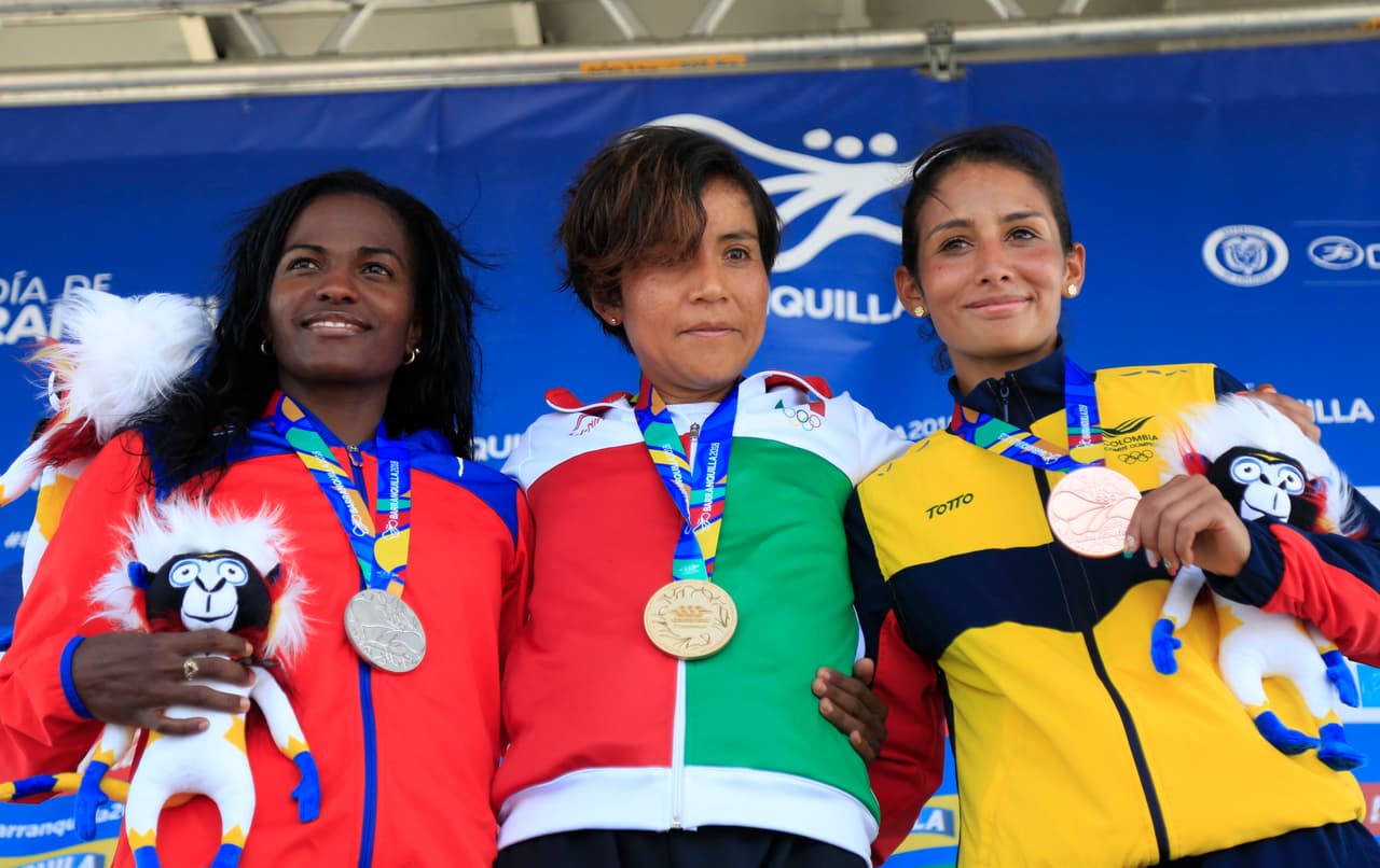 El bronce fue para la colombiana Angie Orjuela, que terminó la carrera en 2h59:49.