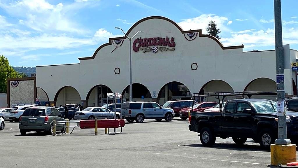 Aplican pruebas gratuitas de coronavirus a empleados del supermercado Cárdenas tras brotes recientes