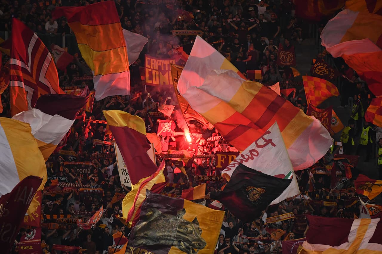 La ilusión de Roma se apagó de a poco pero aún a los hinchas locales les quedó un gol por celebrar al final con un penalti que de nuevo anotó Nainggolan para el 4-2 del juego.