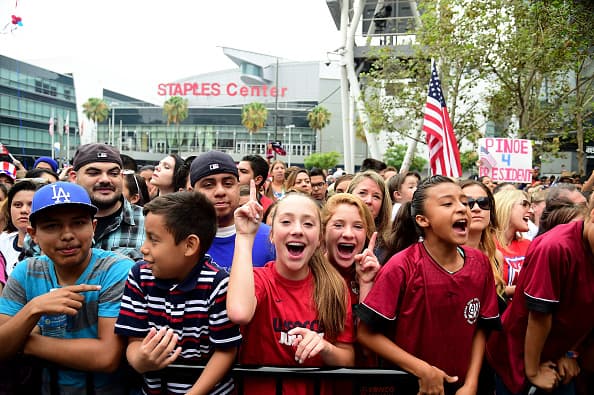 Los Ángeles se vistió de rojo, blanco y azul en honor al equipo femenil de futbol de Estados Unidos. Las campeonas del mundo gozaron su título junto a una multitud en el Staples Center.