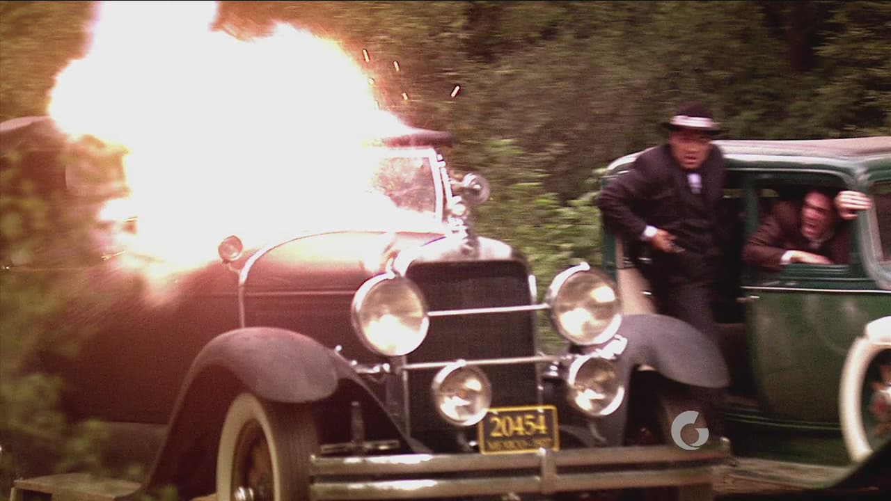 Los cristeros le arrojan explosivos y disparan en contra del General.