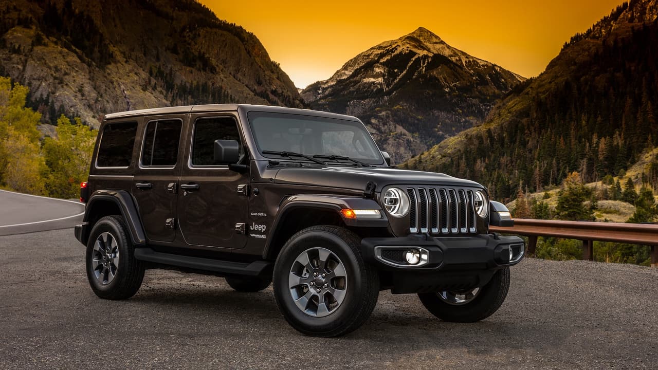 Aunque la
<b>cuarta generación </b>del Jeep Wrangler, o
<b> JL</b>, que hará su debut mundial en el Auto Show de Los Angeles el próximo 29 de noviembre, no guarda ningún relación mecánica con el jeep original, si celebra su espíritu y sobre todo su imagen. La historia del JL está por escribirse.