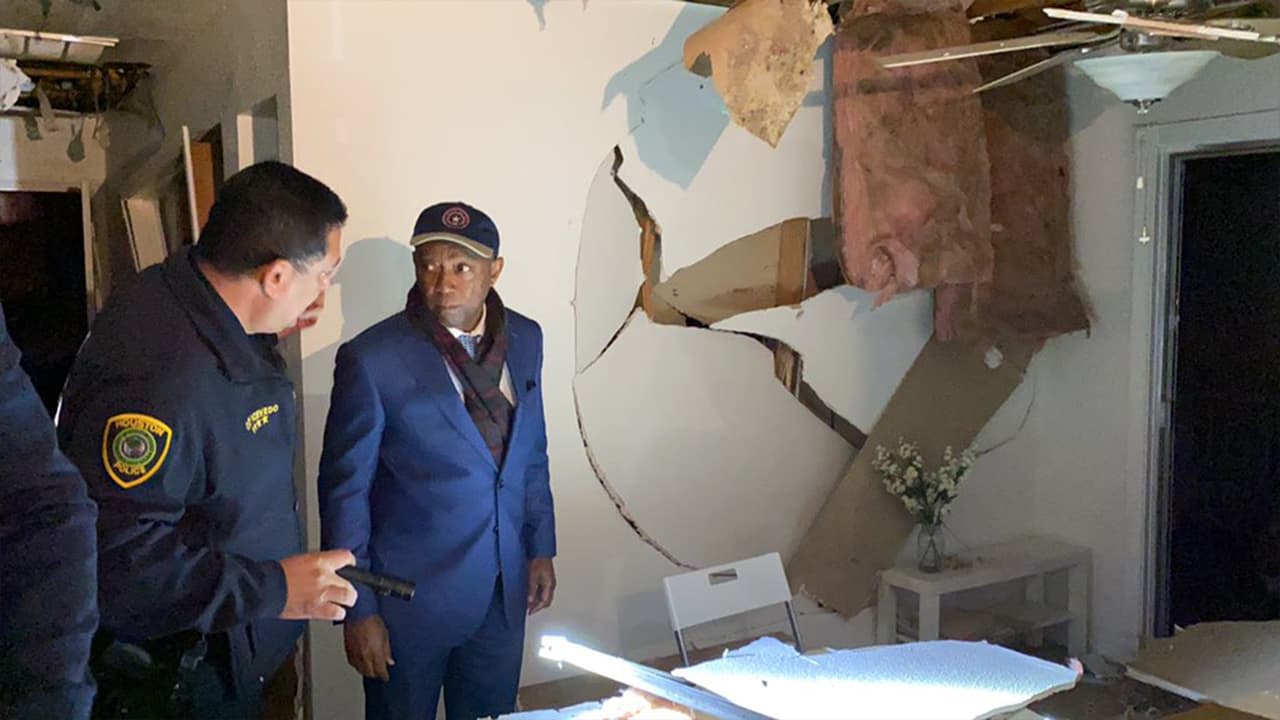 El alcalde reconoció el trabajo realizado por los equipos de emergencia.