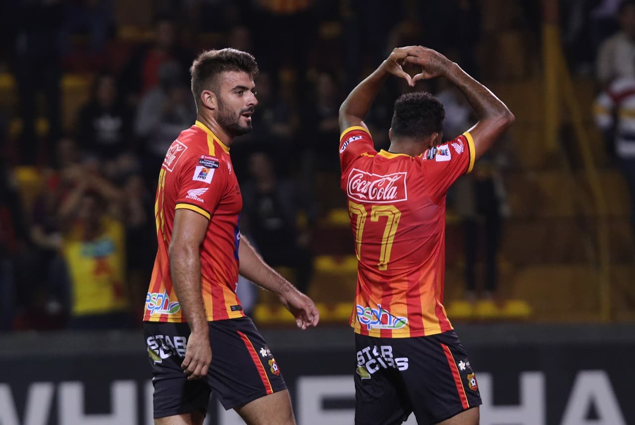 Dos goles temprano en el partdo ablandaron las cosas para el Herediano, que terminó superando 3-1 en la Ida de Octavos de Final de la Liga Campeones de Concacaf al Atlanta United.