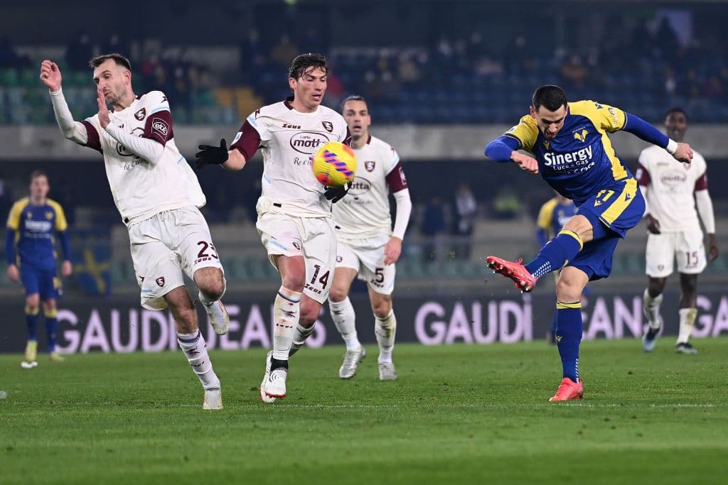 Salernitana se lleva el triunfo sobre el Hellas Verona 2-1 durante la fecha 21 de la Serie A. Milan Djuric y Grigoris Kastanos le dieron el triunfo a los de casa, mientras que Darko Lazovic lo hizo para los visitantes.