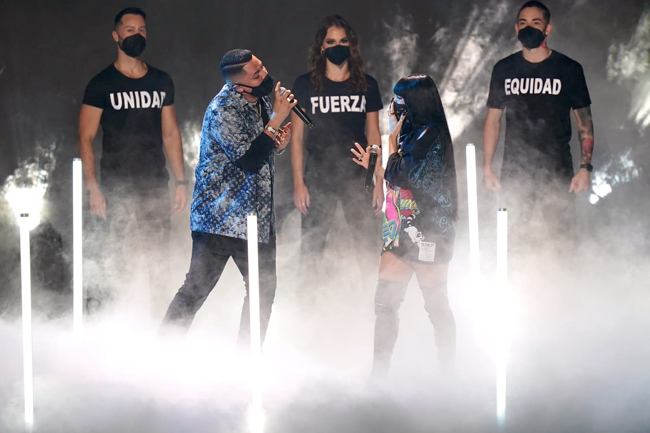 Grupo Firme y Chesca tendrán una gran primera vez en la edición 33 de esta gala.