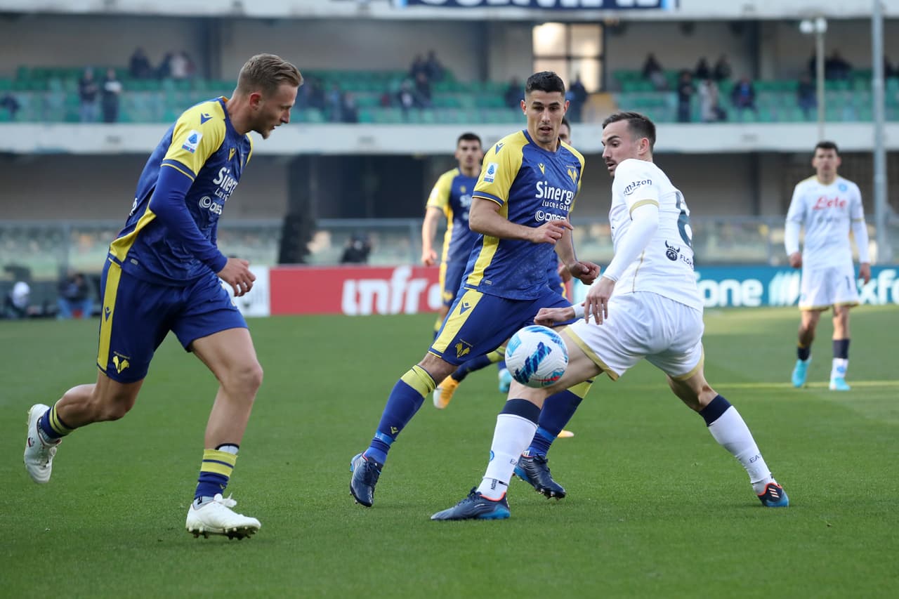 Fotos: 'Chucky'  vuelve al 11 del Napoli; Johan y Genoa igualan ante Atalanta