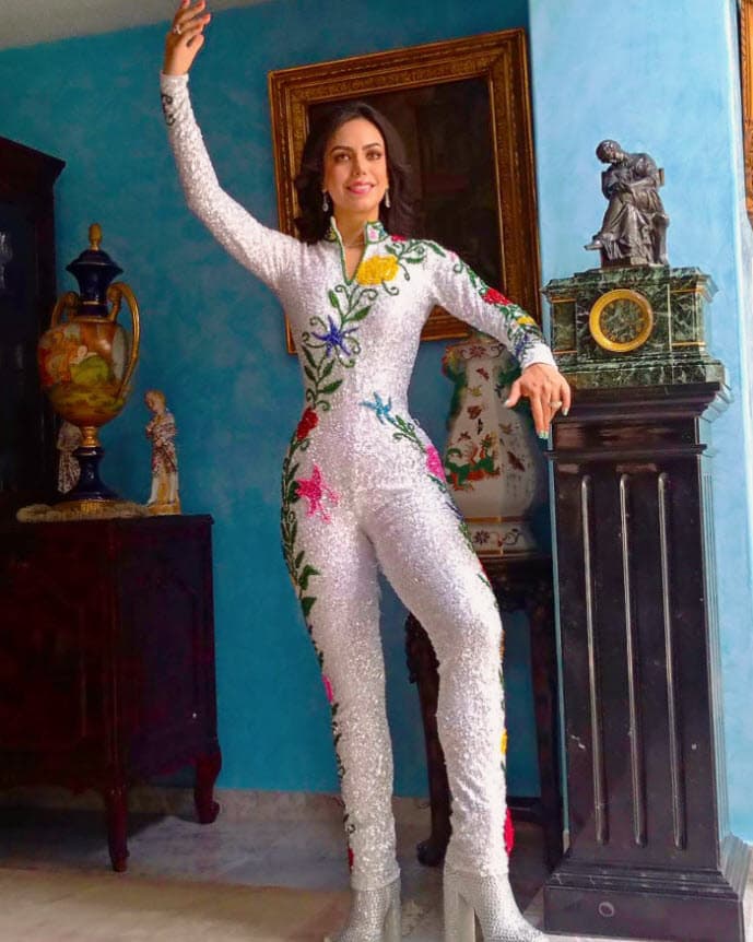 En varias ocasiones externó su emoción por ser parte de un proyecto tan grande y compartir el escenario con cantantes consagradas.
<br>