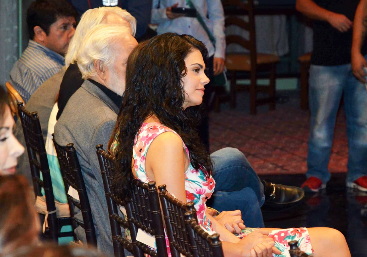 Además de José Ron, tendrá quién la defienda.