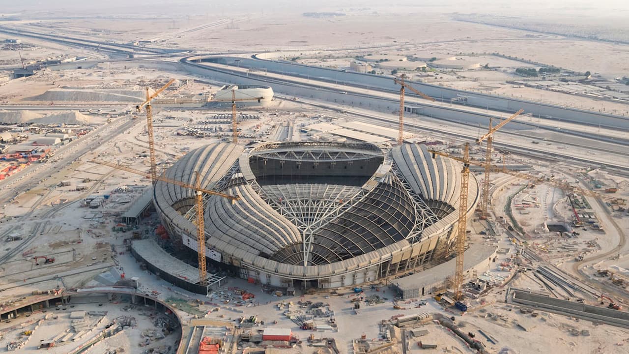 Obras para Qatar 2022 siguen pese a positivos por coronavirus