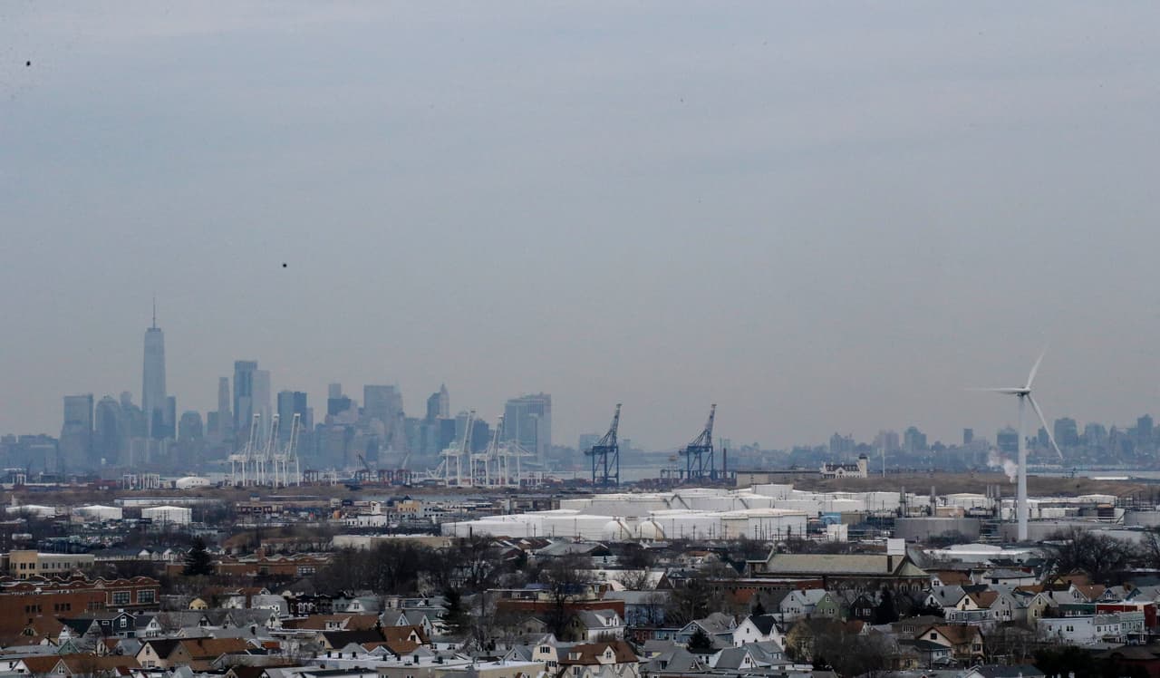 <b>10- New York - Newark, (Nueva York, Nueva Jersey). </b>Desde Lung señalan que "el aumento del calor en 2016 probablemente impulsó este aumento en el ozono. Las temperaturas más cálidas estimulan las reacciones en la atmósfera que causan la formación de ozono, y en 2016 se registraron las segundas temperaturas más cálidas históricas en EEUU.