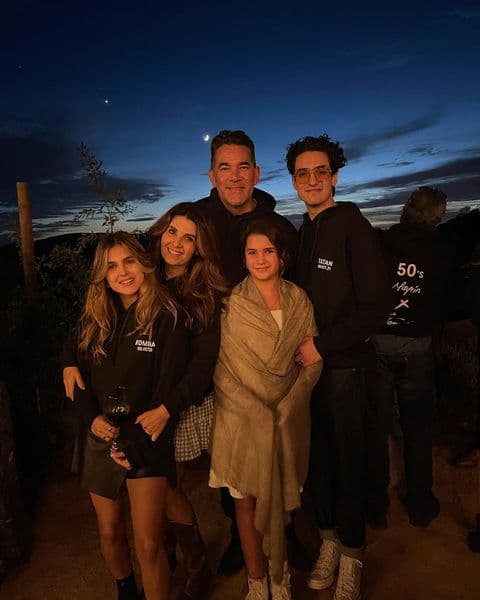 “Te amo mi nena hermosa. Qué regalo más grande disfrutar de ti cada día”, escribió la actriz de 51 años, quien también es mamá de Romina y Sebastián Poza, en sus historias de Instagram.
<br>