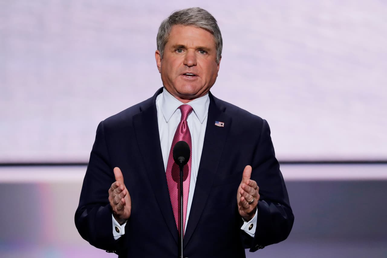 <b>Michael McCaul</b>, congresista por el distrito 10 (Austin) y el republicano que ocupa el mayor nivel en el Comité de Relaciones Exteriores de la Cámara de Representantes, también señaló los riesgos de la decisión de Trump de retirar tropas y opinó que, a su juicio, 
<a href="https://gop-foreignaffairs.house.gov/press-release/mccaul-statement-on-afghanistan/" target="_blank">esto debilitaría a Estados Unidos y afectaría la seguridad de Afganistán</a>.