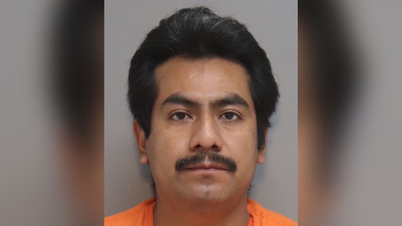 Acusado de masturbarse cerca del patio de una escuela en San Mateo: la policía lo arresta