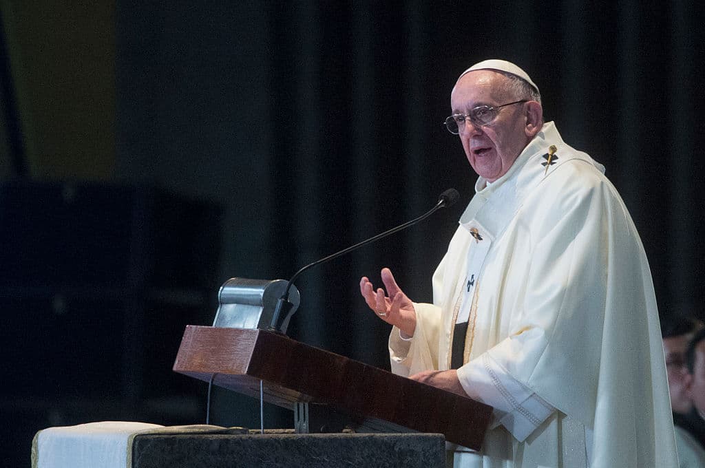 El Papa pide a todas las religiones reconocer que "matar en nombre de Dios es satánico"