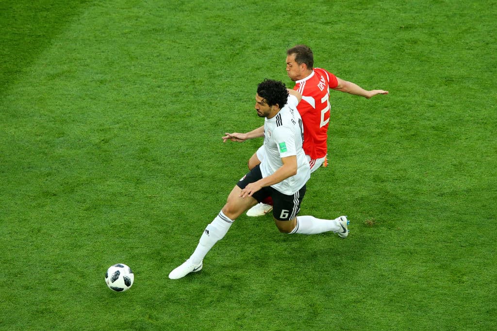 Los locales trataron de tomar la inciativa, como era de esperarse, buscando desbordar a velocidad por als bandas, pero la defensa egipcia estuvo muy disciplinada.