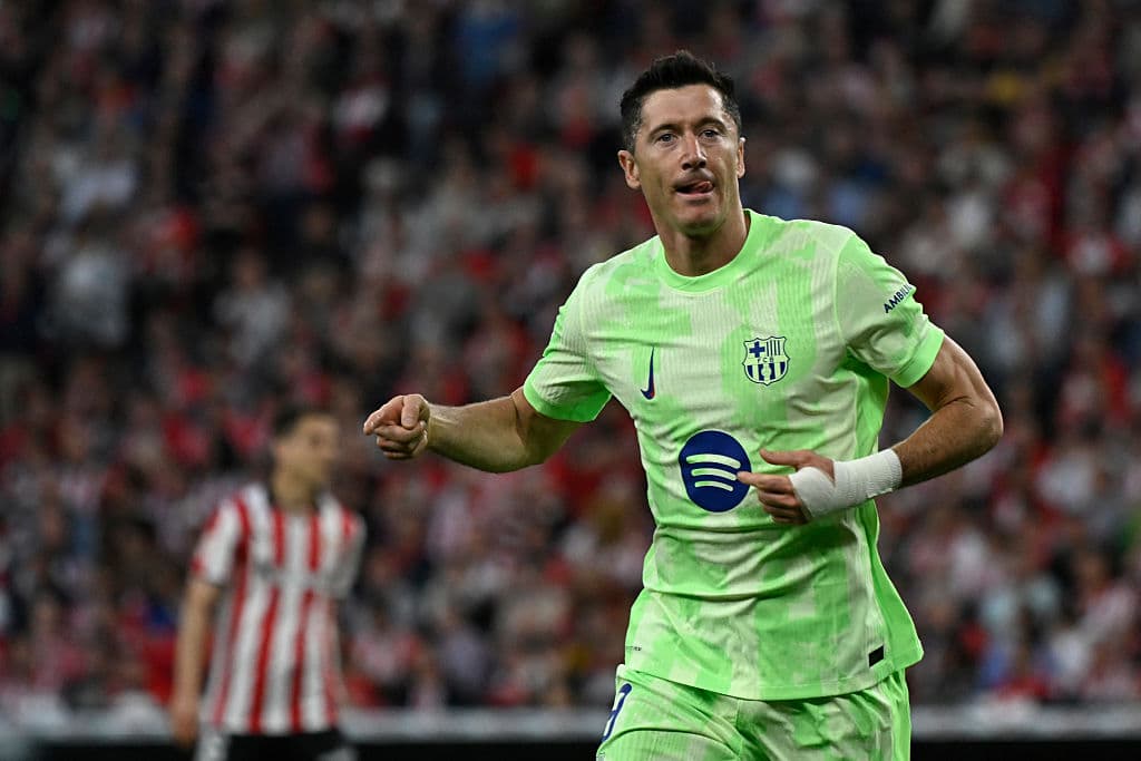 Barcelona, con doblete de Lewandowski, cierra la temporada con triunfo  
