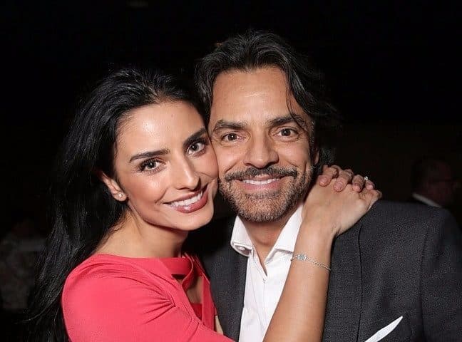 Esta imagen es el más claro ejemplo de que
<b><a href="http://www.univision.com/temas/aislinn-derbez">Asilinn</a></b> podría ser un clon de
<b><a href="http://www.univision.com/temas/eugenio-derbez">Eugenio</a></b>, son igualitos.