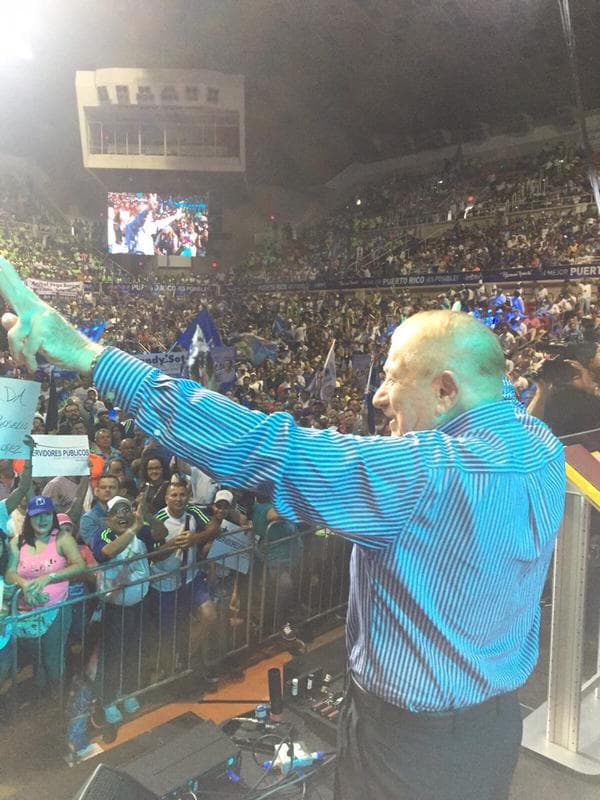 Miles de asistentes se han congregado en el Coliseo Roberto Clemente para esuchar el discurso del doctor Ricardo Rosselló quien anunciaría su aspiración a ser el próximo gobernador de Puerto Rico.