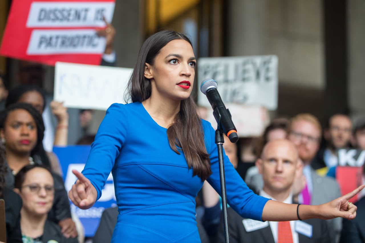 El claro mensaje de Ocasio-Cortez a Joe Biden 