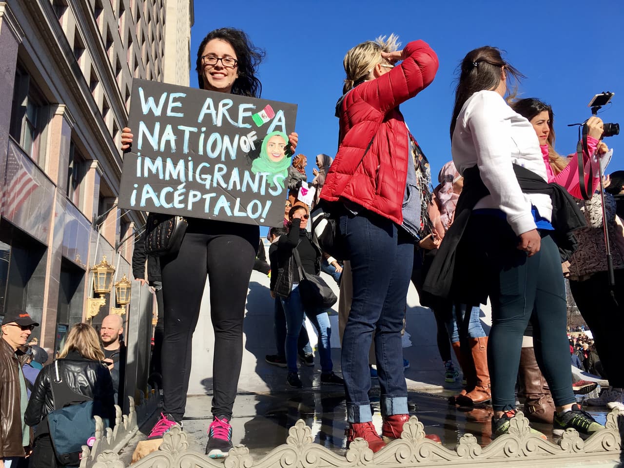 La marcha organizada por un grupo de mujeres busca desde el primer minuto del nuevo gobierno plantar cara y reafirmar su compromiso de no ceder derechos ganados palmo a palmo durante una lucha de décadas.