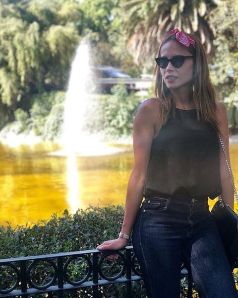 Debutó en un capítulo de 'La viuda de la magia' en 2004, fue así que poco a poco construyó su carrera en las telenovelas colombianas y más tarde en la televisión mexicana.
<br>