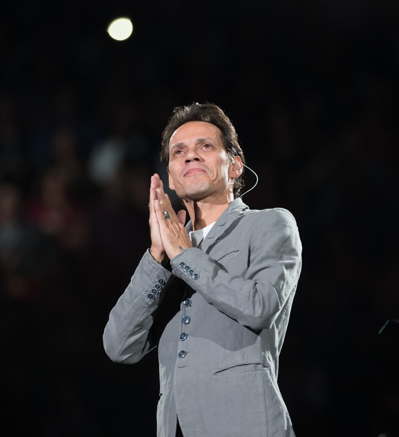 "Las imágenes de un Puerto Rico unido por sus voces para demandar sus derechos, denunciar la injusticia, y la insensibilidad de un gobierno que ha traicionado a su pueblo, es el acto de valor y el legado más grande que podemos dejar como ciudadanos del mundo. ¡Basta! Vamos a enseñarle al mundo quiénes somos, en orden y pacíficamente", concluyó junto a la etiqueta #rickyrenuncia.