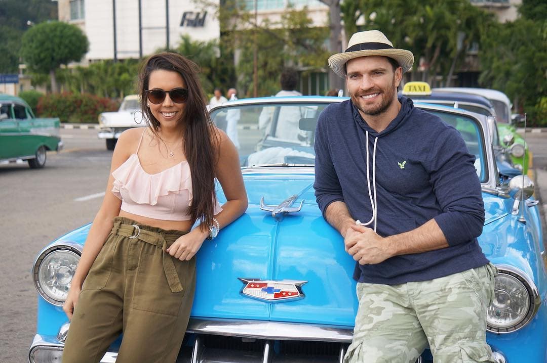 "Sí, ya he llorado en dos o tres ocasiones y todavía no se ha casado, pensando nada más en la organización. Yo la verdad lloraré, porque creo que va a ser un momento muy bonito para ella, muy anhelado y esperado por ella. Ahí vamos a estar. La vamos a apoyar".
