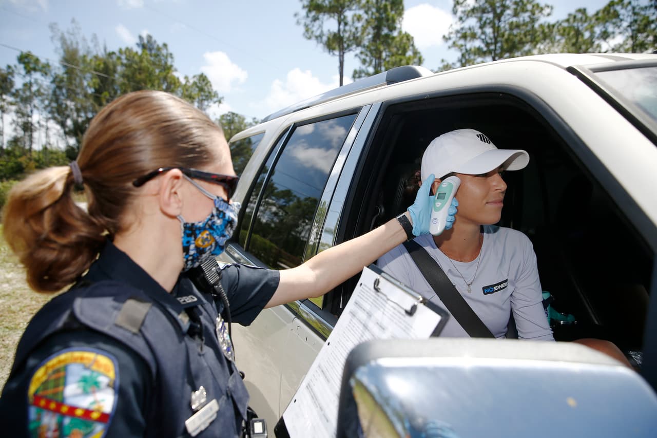 El problema, reiteró, es que los jóvenes son asintomáticos muchas veces y contagian a los adultos mayores que son los más vulnerables.