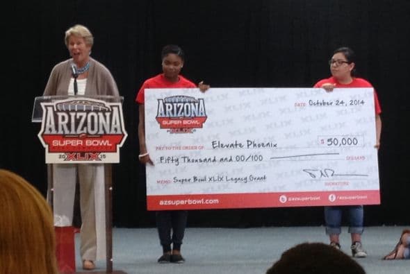 El Super Bowl XLIX celebra cuenta regresiva con tremenda donación