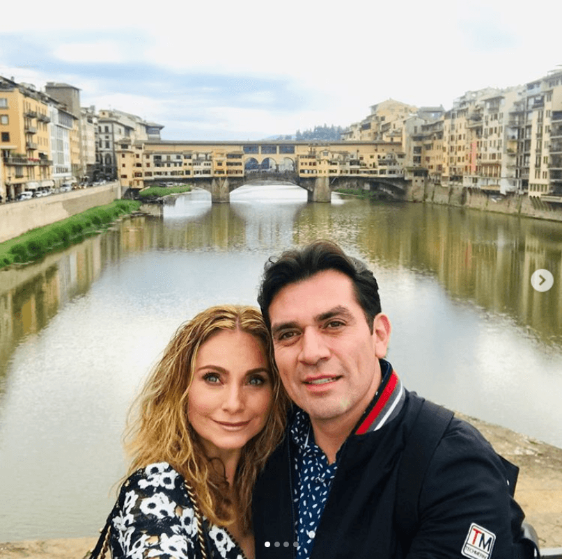 "¡Siempre juntos amore mío! ¡Gracias por tu tiempo que es invaluable!", escribió el actor, entre otros mensajes.
<br>