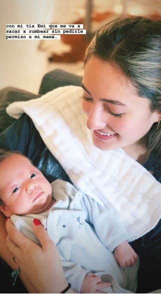 Emi, la hermana menor de Andrea Chediak, visitó a su sobrino Diego Alejandro y se divirtieron de lo lindo.