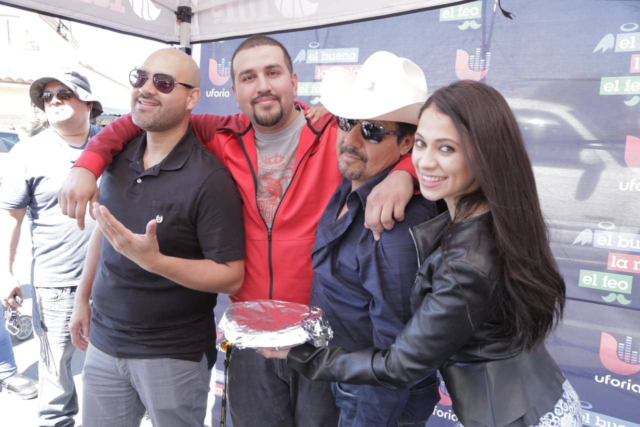 Pasteles, abrazos y muchos fanáticos de
<a href="https://www.facebook.com/carlamedranoo/"> Carla Medrano.</a>