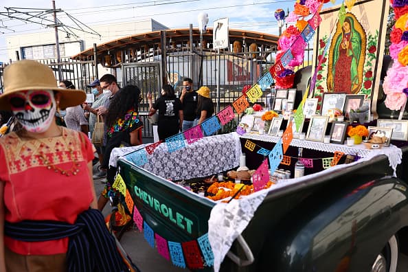 Siendo los latinos el grupo más afectado por muertes debido a la pandemia, la ocasión cobró un simbolismo sin precedentes.