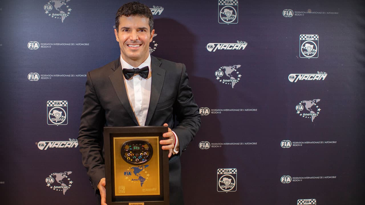 Memo Rojas es el piloto más sobresaliente del continente por la FIA