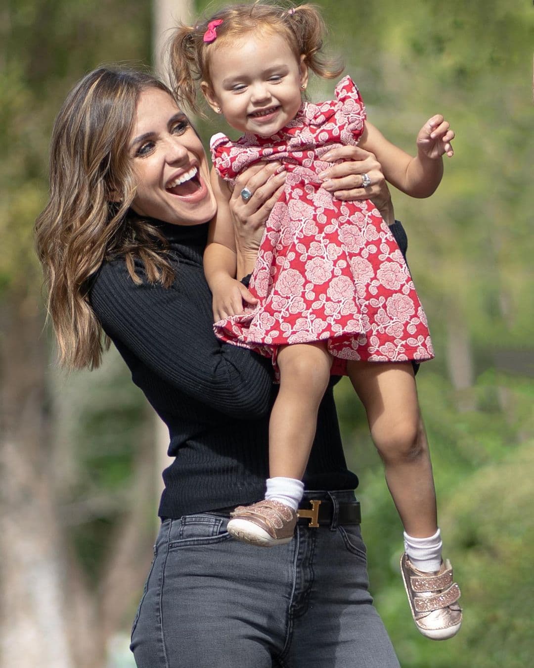 Chloé es el nombre de la pequeña hija de Carolina Sarassa, una niña que ha enamorado al público de Despierta América.