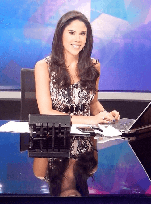 Estudió una maestría en Filosofía.