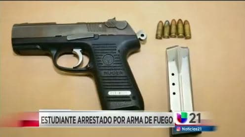Estudiante arrestado por arma de fuego