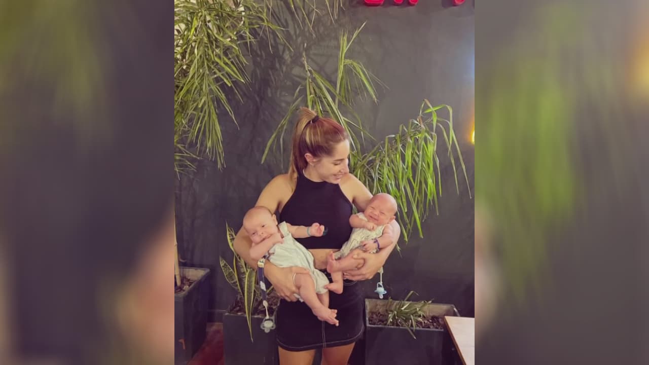 Demasiado idénticos: padres le piden ayuda a la policía para identificar a sus gemelos