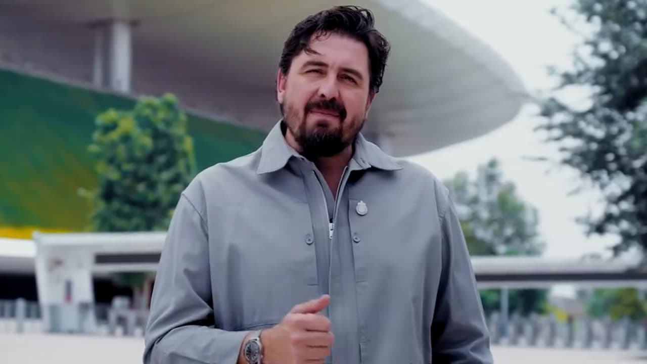 Amaury Vergara da banderazo de salida del Estadio Guadalajara para el Mundial 2026
