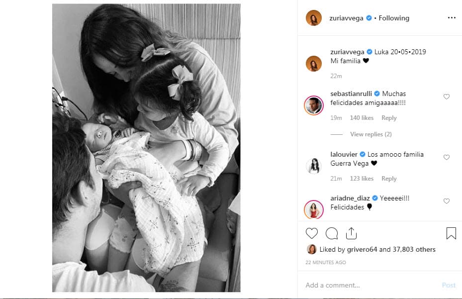 El pequeño Luka nació el 20 de mayo pasado. Fue así como Zuria compartió la feliz noticia, posando junto a Alberto Guerra y a Lúa, su primogénita.