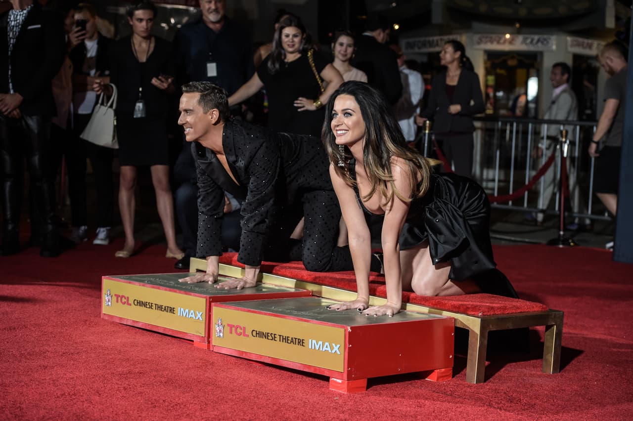 "Katy es el arco de la película. Cuando la veas, lo entenderás. Hay muchos momentos icónicos con ella: ella en la alfombra roja del Super Bowl, nosotros dos llegando a la gala en el MET", dijo el fashionista.