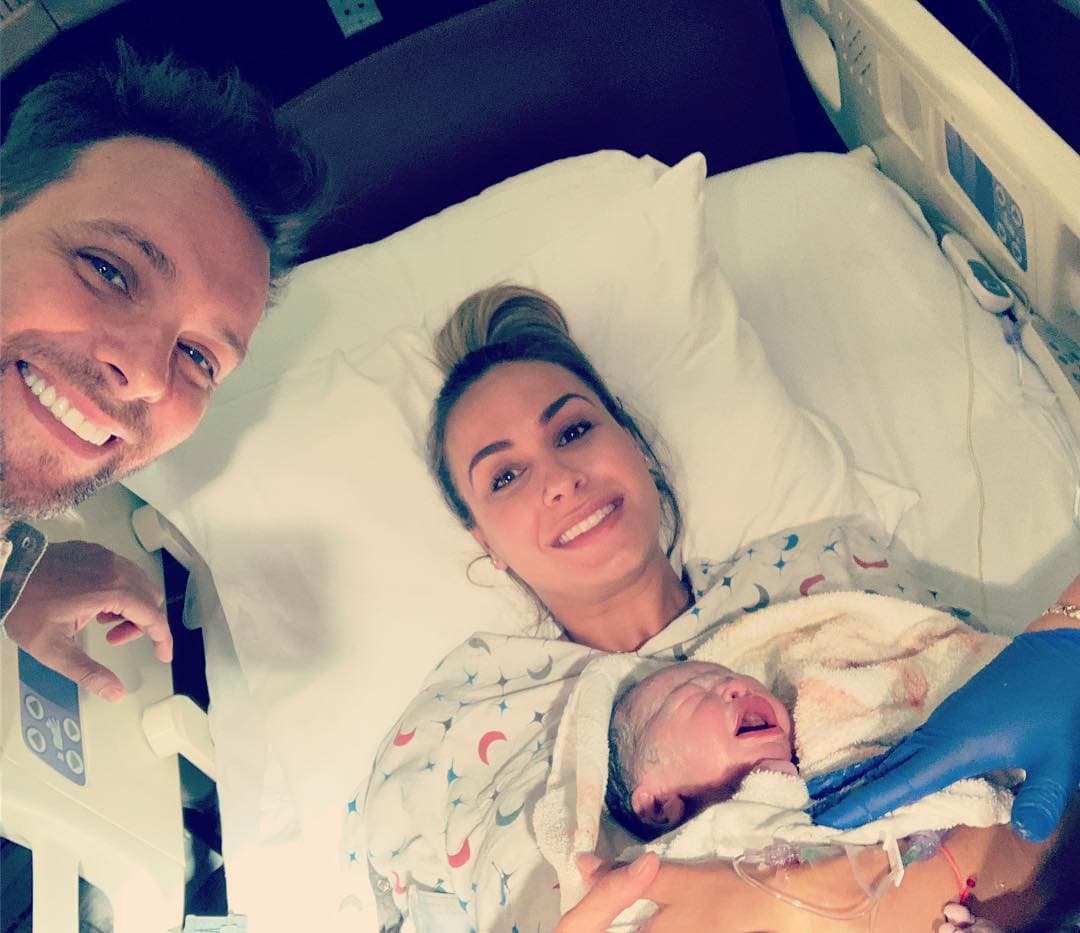 Días después de que nació Rocco, el conductor reflexionó sobre el tema de la procreación y consideró que le parecía “injusto” que la mujer deba pasar por el embarazo, el parto y la crianza, mientras que el hombre parece limitarse “a lo que 
<b><a href="https://www.univision.com/famosos/pato-borghetti-dice-que-la-procreacion-le-parece-injusta-tras-el-nacimiento-de-su-bebe-con-odalys-ramirez-video">más les gusta hacer en la vida</a></b>”.