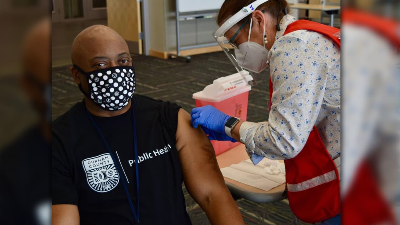 Dónde y cuándo puedes ponerte la vacuna contra el coronavirus en Durham
