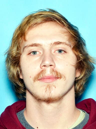 Intentó suicidarse, pero la bala le atravesó el cerebro y mató a su novia