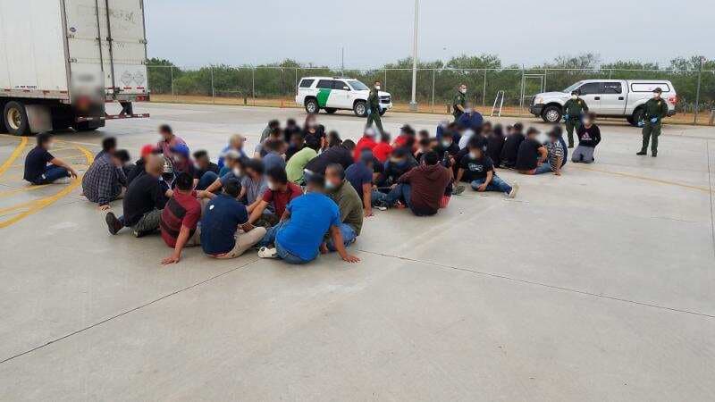 Un total de 66 individuos fueron capturados por autoridades de Protección Fronteriza y de Inmigración, en Laredo, Texas, en junio de 2020.