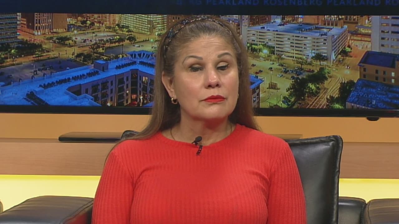 Además, reveló que tuvo la ayuda de Gaudelia Díaz Romero, mejor conocida en el medio artístico como Crystal, quien fue pareja del controvertido Sergio Andrade.