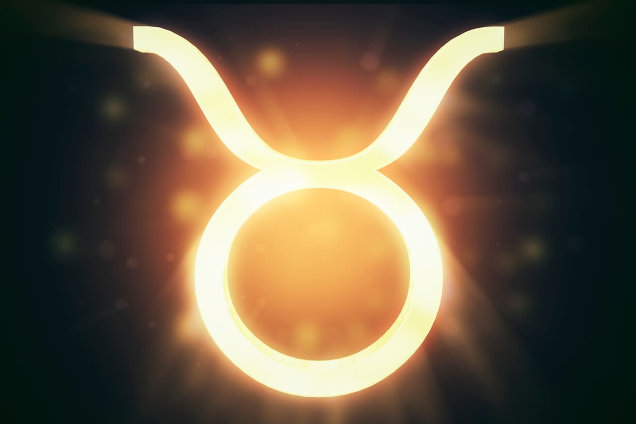 <b>Tauro</b>
<br>
<b>Tu regente, Venus, en tu signo: sensualidad al máximo</b>
<br>Este es el tránsito de la sensualidad de Tauro y el amor adquiere un tono intenso, fuerte, con tonalidades intensas en una relación pues la incidencia de Venus todo lo transforma.