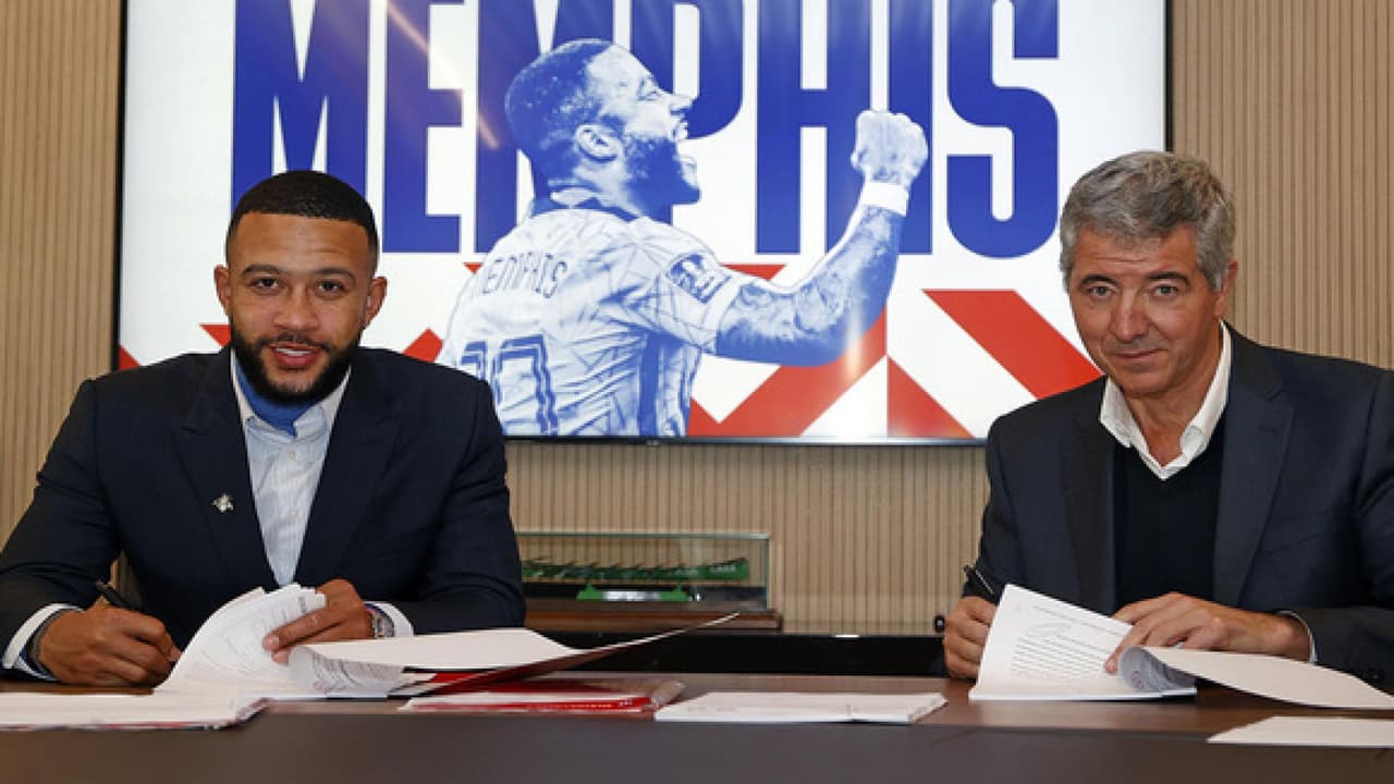 Barça anuncia opción de compra por Yannick Carrasco y salida de Depay